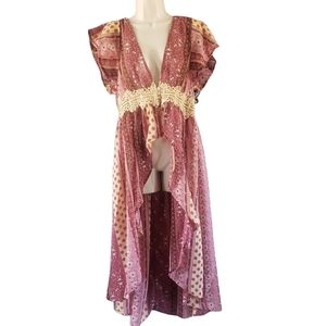 Live 4 Truth Floral Dust  Short Sleeve High Low Women's Top Size Large